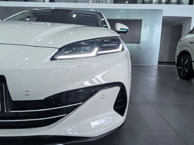 人群受众更明确 到店体验2026款海豹06双车