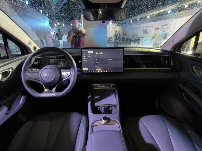 售9.79万元起 比亚迪2026款海狮05双车上市