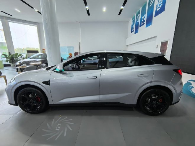 人群受众更明确 到店体验2026款海豹06双车