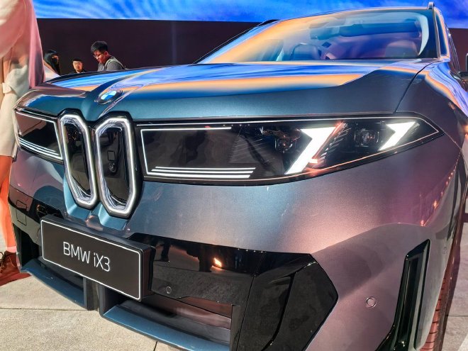 全新宝马7系及两款长轴距版新世代车型全球首发