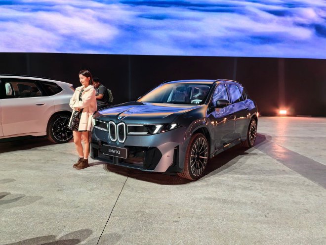 全新宝马7系及两款长轴距版新世代车型全球首发