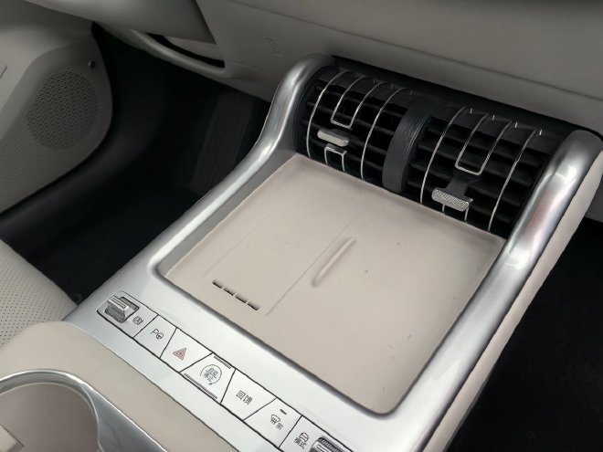 配置升级空间更大 静态体验比亚迪第三代元PLUS