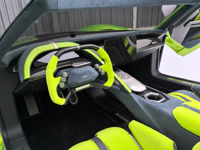 2026北京车展：抢先静态品鉴方程SL与概念跑车