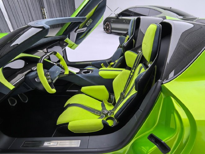 2026北京车展：抢先静态品鉴方程SL与概念跑车