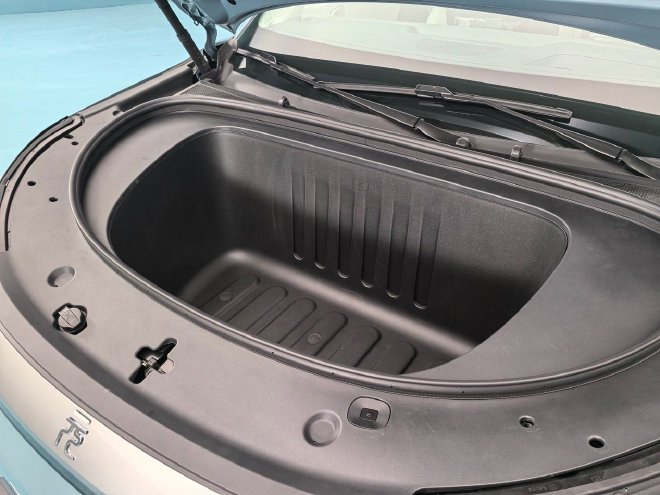 配置升级空间更大 静态体验比亚迪第三代元PLUS