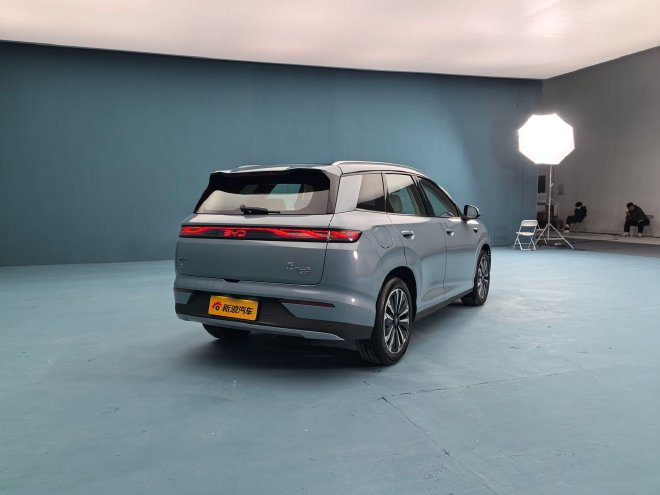 配置升级空间更大 静态体验比亚迪第三代元PLUS