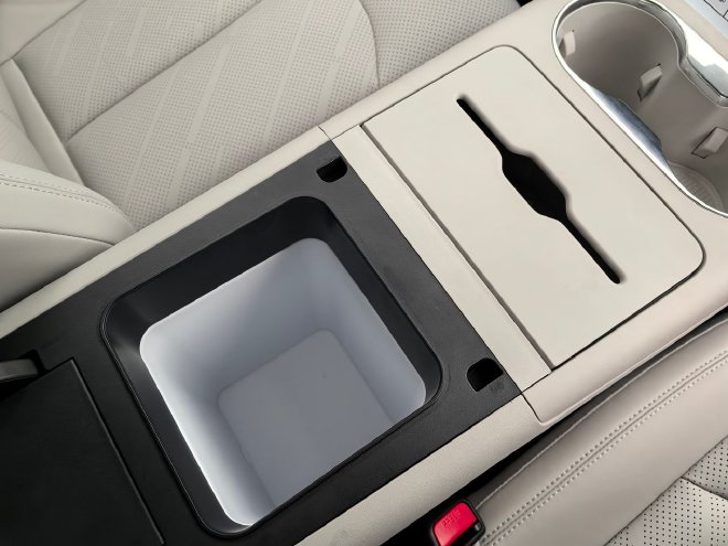 配置升级空间更大 静态体验比亚迪第三代元PLUS