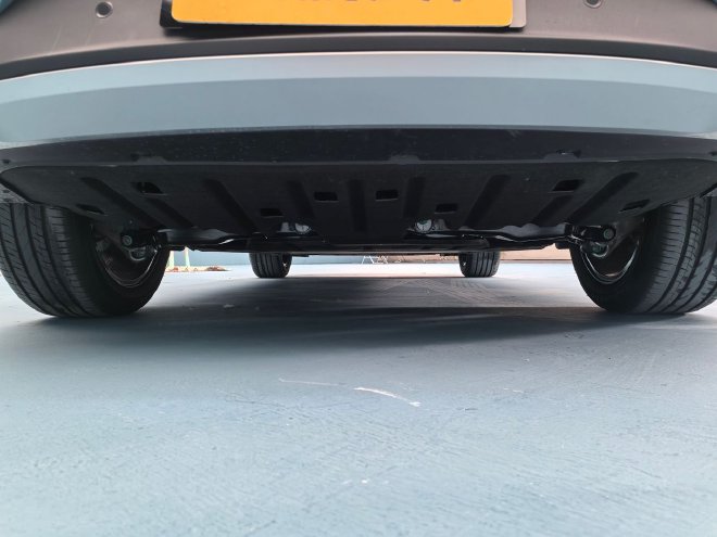 配置升级空间更大 静态体验比亚迪第三代元PLUS