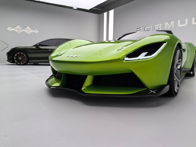 2026北京车展：抢先静态品鉴方程SL与概念跑车