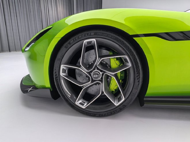 2026北京车展：抢先静态品鉴方程SL与概念跑车