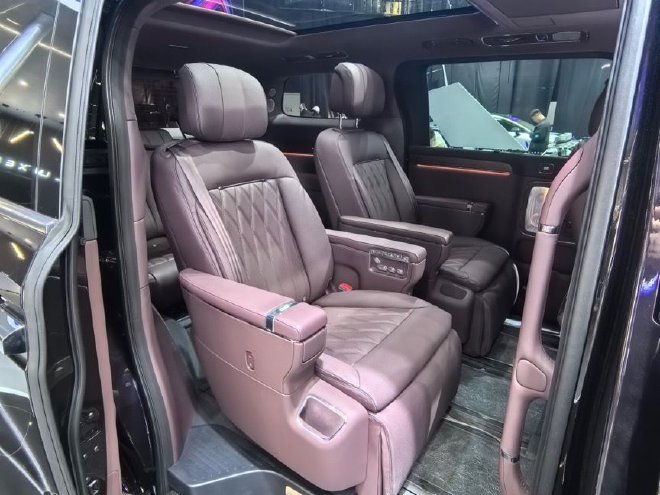 2026北京车展：智界V9正式开放亮相