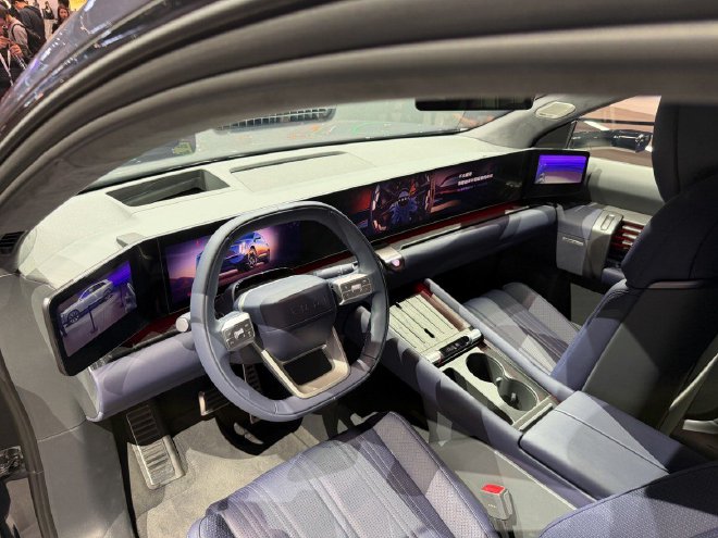 2026北京车展：AUDI E7X领衔多款车型亮相/新款SQ8上市