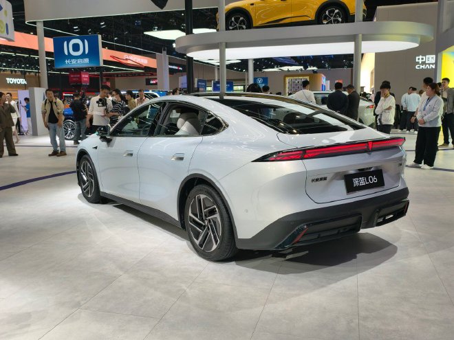 2026北京车展：深蓝L06 Max上市 限时11.89万元起