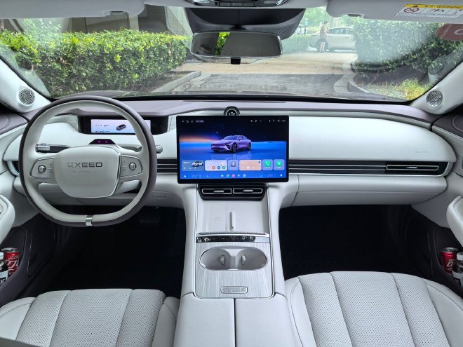 赛级操控家用首选 抢先试驾2027款星途ES