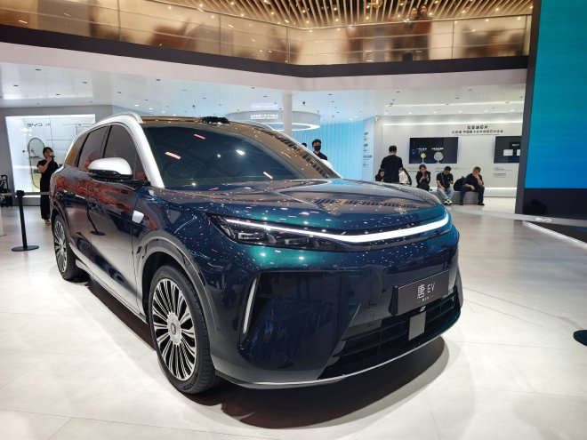 2026成都车展：比亚迪第三代唐亮相