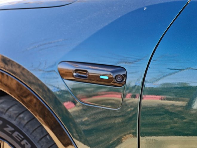 新增多项智能配置 抢先体验智界R7的新功能