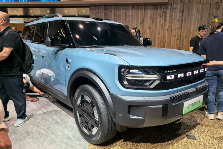 2025成都车展：福特智趣烈马新能源亮相