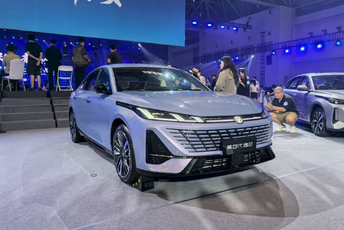 限时售价7.29-8.49万元 长安第四代逸动正式上市