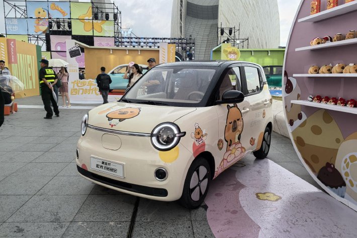 售价4.48-5.48万元 第五代宏光MINIEV上市