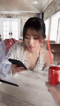 在死亡边缘疯狂试探-搞笑gif动态图片 - izike-izike