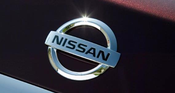 车圈热搜 特斯拉上海工厂备产新车 等灯勿玩手机