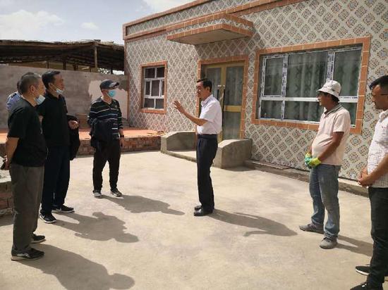 中国人民保险(财险)新疆分公司助力和田地区皮山县藏桂乡美丽乡村建设