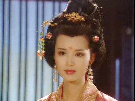 苗乙乙扮演的贺兰氏,轻佻张狂的美最终断送了自己的性命