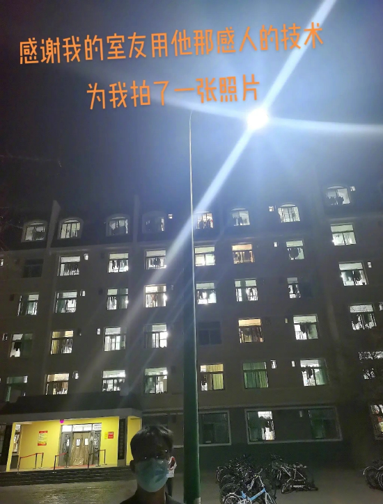囧哥:嚣张！一男子为寻刺激潜入女子家中现炒菜偷喝茅台休闲区蓝鸢梦想 - Www.slyday.coM