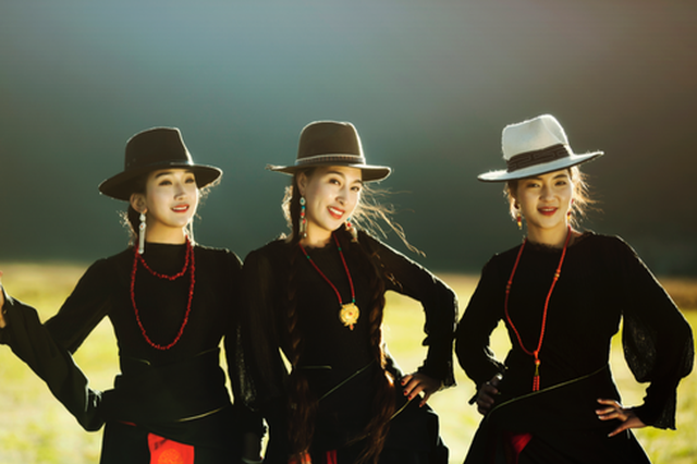 香格里拉卓玛拉组合最新专辑《幸福路上》即将推出