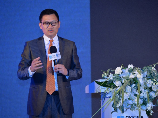 长江商学院战略创新与创业管理实践教授、高层管理教育项目副院长，长江商学院创新研究中心学术主任廖建文