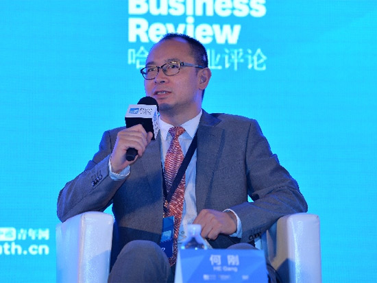 《财经》杂志执行主编、《哈佛商业评论》中文版创始人兼主编，长江商学院 DBA 同学何刚