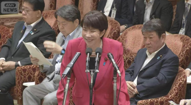 被问及民调支持率下跌,高市早苗声称“我不知道原因”,引日网民愤怒 被问及民调支持率下跌,高市早苗声称“我不知道原因”,引日网民愤怒