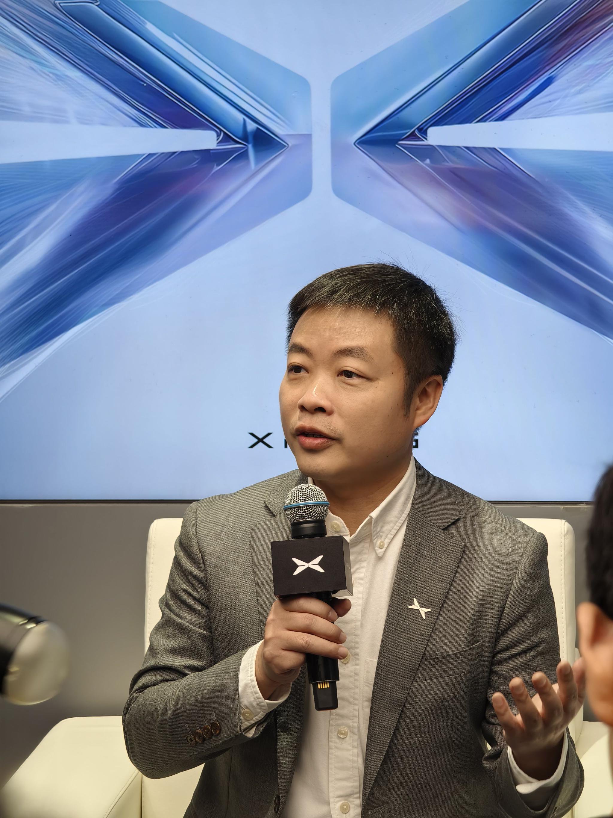 【何小鹏:雷军营销能力比我强