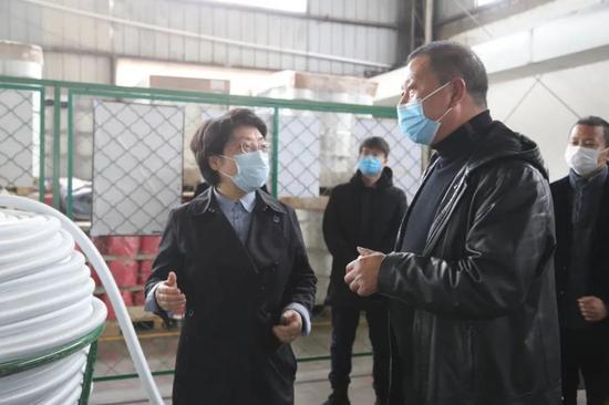 天台县代县长杨玲玲调研指导企业复工复产工作