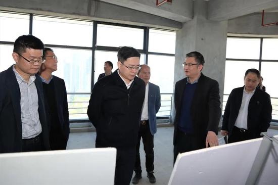 越城区委书记金晓明调研梅龙湖周边地块招商规划