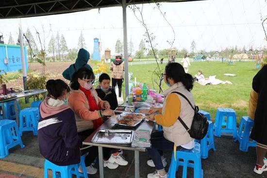 位于孙端街道小库村的越城区首个田园综合体——"树童部落"是不少游客