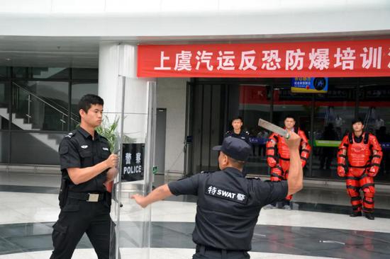 上虞区公安分局巡特警大队开展反恐防暴培训演练