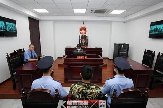 杭州首起48小时刑事速裁程序案件在富阳速裁法庭判决