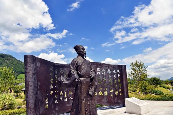 旅游集散中心)—游览美丽乡村小古城村—品尝特色农家菜—陆羽泉公园