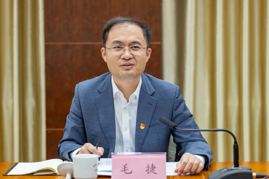 昨天上午,市委副书记,政法委书记毛捷主持召开各民主党派,工商联,知联