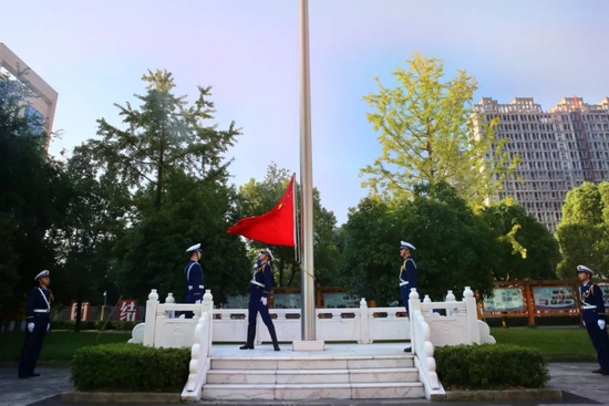绍兴消防异地同步举行升国旗仪式