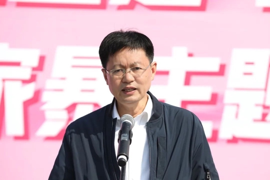 王从志在主题活动上致辞,希望大家通过此次活动,以昂扬斗志保持奋进