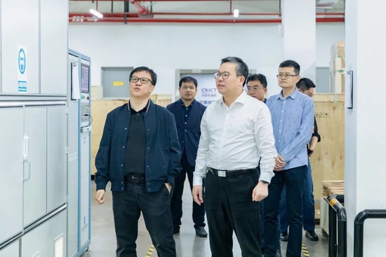 南湖区委书记邵潘锋在南湖高新区调研时强调项目为王大力推动制造业高