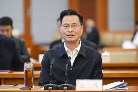 市委书记陈伟,省政府驻上海办事处主任邵根宝出席会议并讲话,市委副