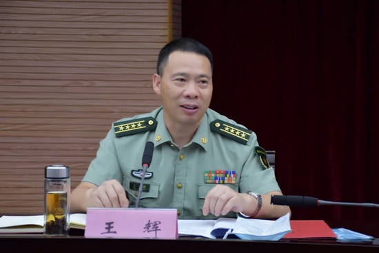 市领导王辉一行来我区检查疫情防控工作