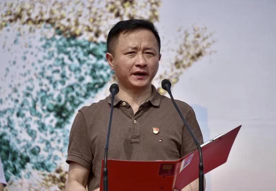 桐乡市统一战线首届运动会在市高级中学举行