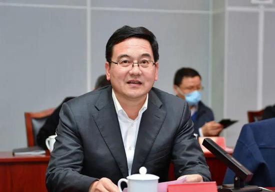 03   校长朱泽飞介绍项目情况