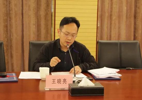 "元国霞老师建议,课程的设置要全面,让学生能全面地接触与书法相关的