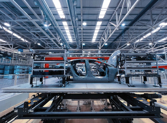 国产全新eqe纯电suv在北京奔驰下线