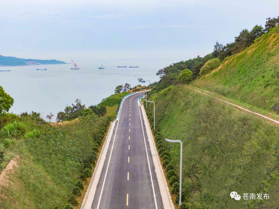 该段公路的通车将进一步完善苍南沿海交通道路网,加快沛垒沙滩及霞关